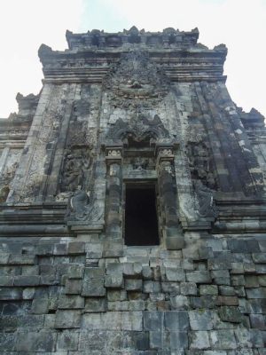  El Templo de Kalasan: ¡Una joya arquitectónica prenggan que te transportará a la era Majapahit!