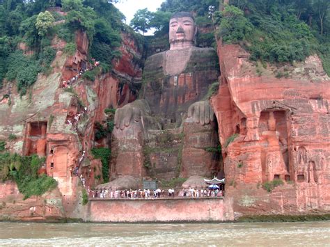 ¡Sumérgete en la Historia y la Devoción en el Gigante de Leshan!