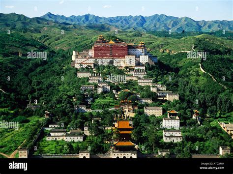 ¡Sumérgete en la historia imperial en el Templo Potala de Chengde!