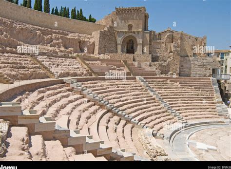  El Teatro Romano de Aquino: Un viaje al pasado romano en un pueblo encantador